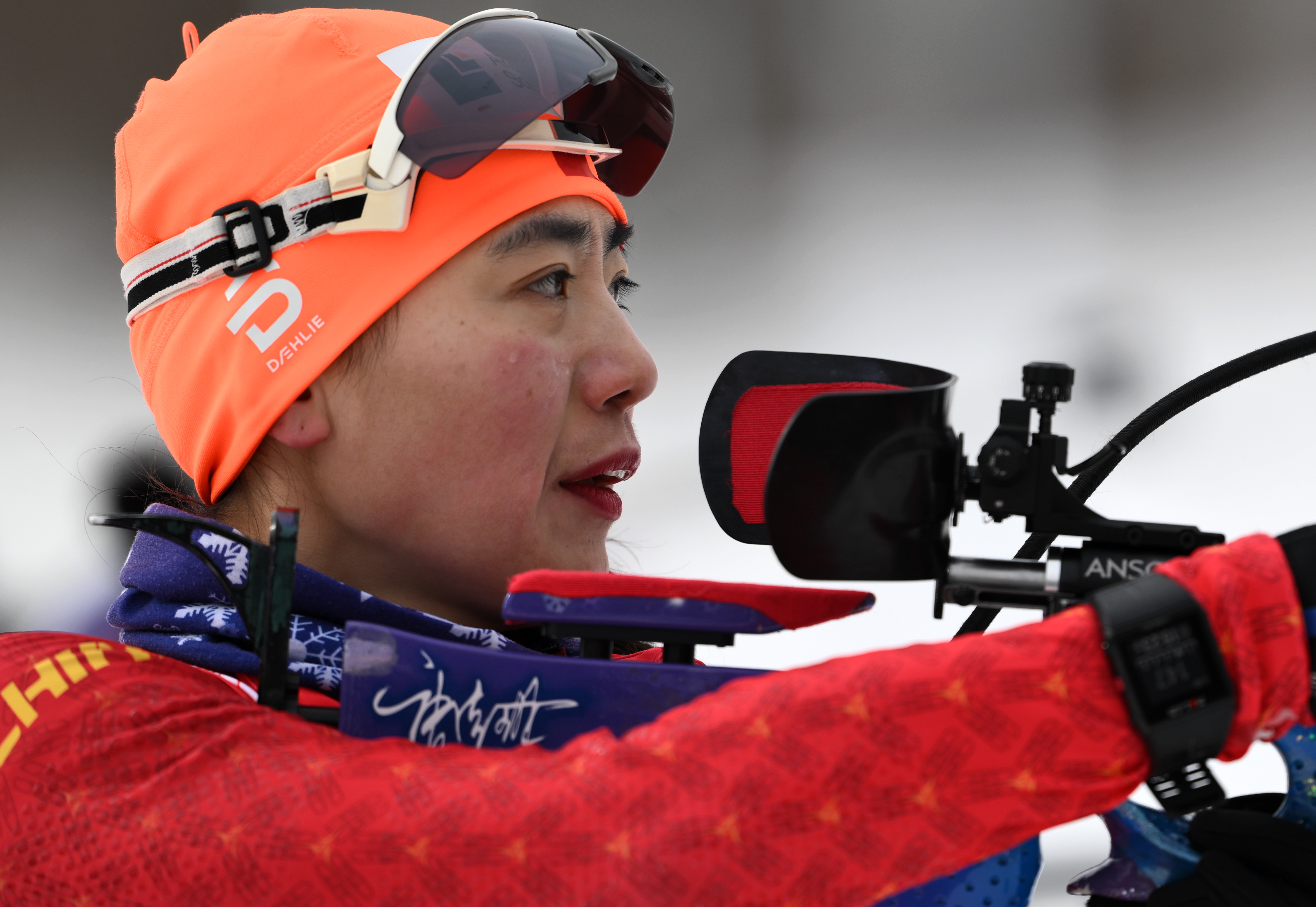 跨越障碍：女足比赛中的勇攀高峰的简单介绍